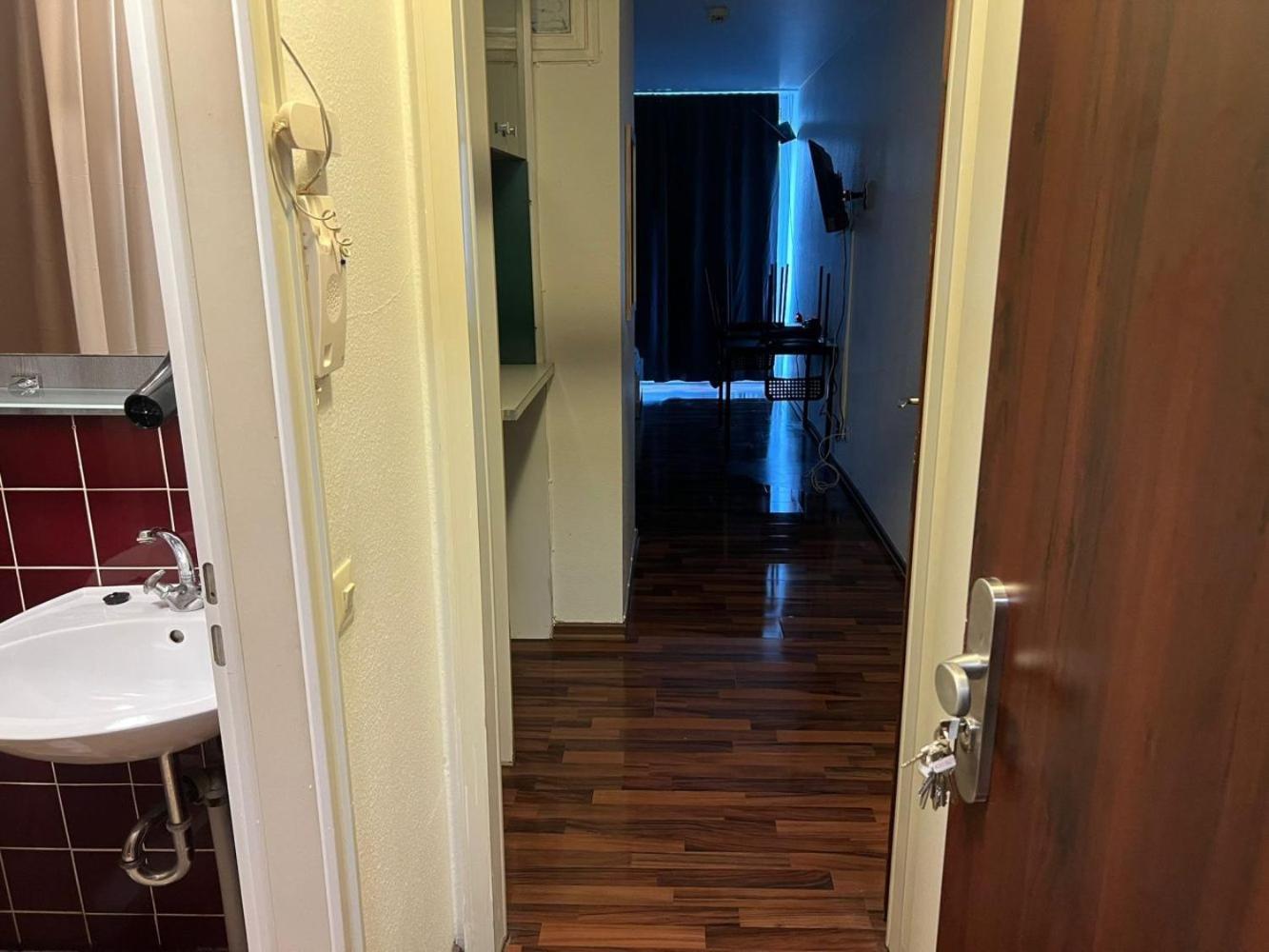 Budget Apartments Deutz Colonia Esterno foto